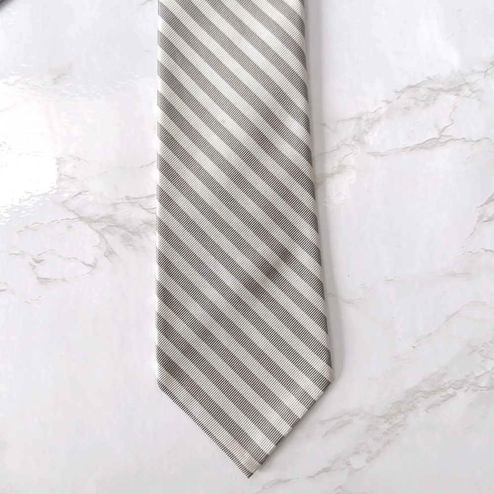 Brooks Brothers Classic Grey and White Striped Tie